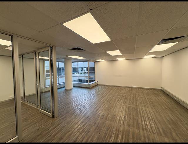 95M² OFFICE TO LET IN CLAREMONT